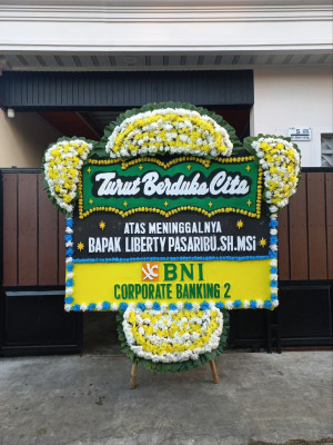Papan Bunga Duka di Bantaran
