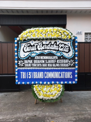 Papan Bunga Duka di Bantaran